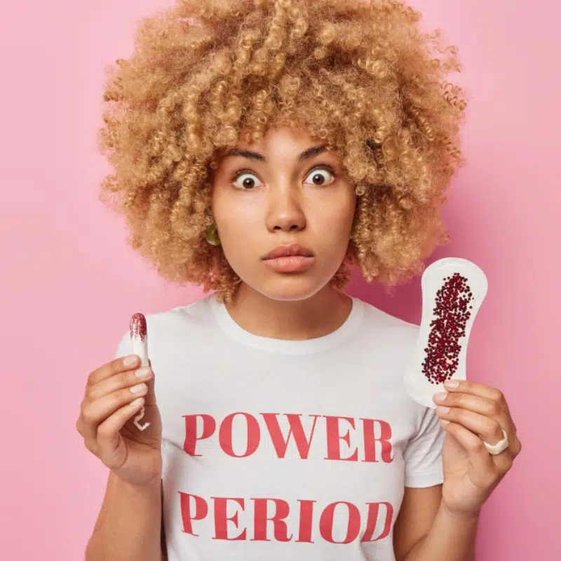 تغییرات هورمونی و تأثیر آن بر زیبایی پوست و مو"